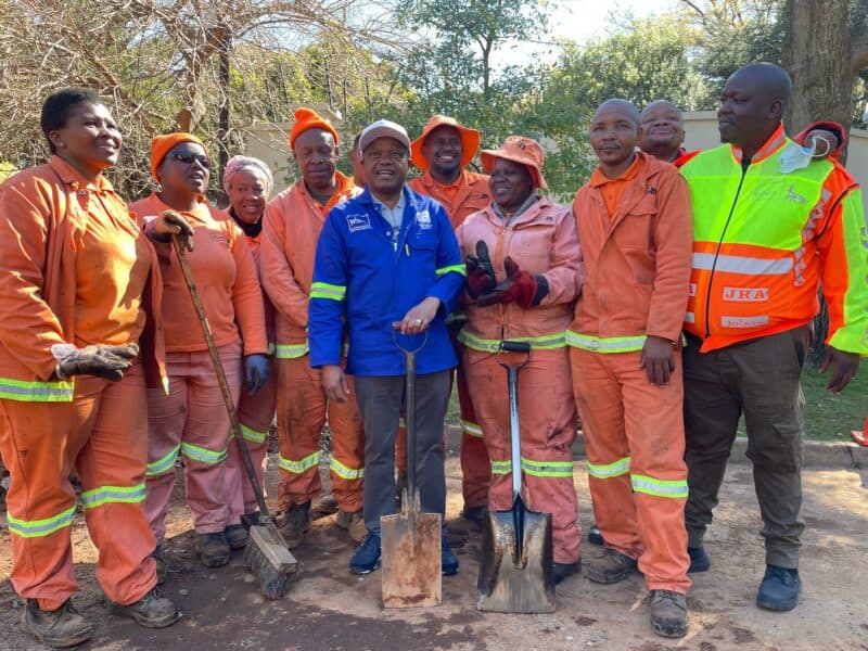 Executive Mayor Dada Morero did a site visit to assess the progress of his War on Potholes, happy about the progress made in Hyde Park.