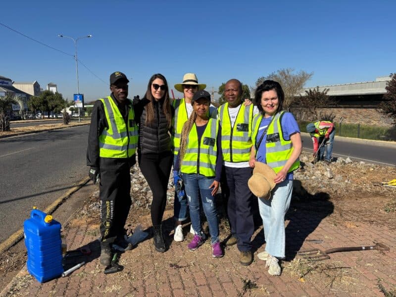 Better Bryanston’s team of volunteers dedicates their time and energy to clean up the Winnie Mandela and Main Road intersection.
