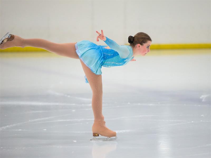 Ten-year-old Holly Elston faced pressure head-on as she opened the SA Figure Skating Association – Central Gauteng Rising Stars Competition 2025 and skated away with silver in the U12 division.
