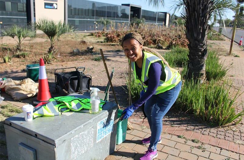 Better Bryanston residents joined forces to clean the busy Winnie Mandela and Main Road intersection.