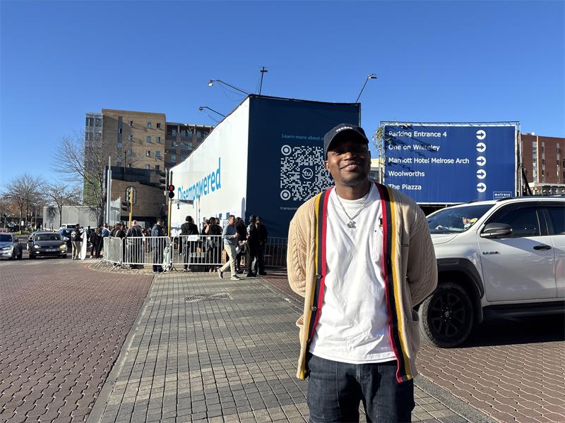 Behind every layer peeled from TransUnion’s new billboard lies a chance to learn about credit.