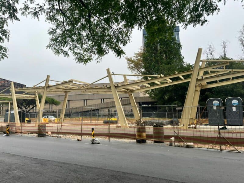 The upcoming Sandton BRT station, part of Johannesburg’s Rea Vaya expansion, promises to enhance public transport accessibility, especially for people with disabilities and underserved communities.
