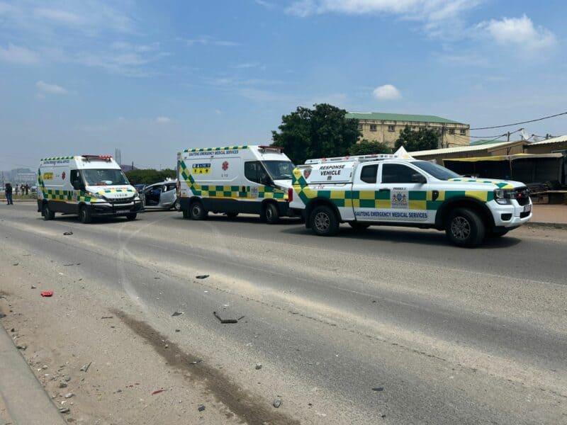 Emergency vehicles respond to the shooting in Marlboro Gardens on October 30, 2025. Photo: Itumeleng Maloka