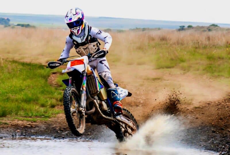 Just three months after a horrific crash that left him unconscious and fighting in ICU, Curro Rivonia’s Triston Spencer, returned to racing, winning both his class and the 2025 Cross Country 424 High School Championship.