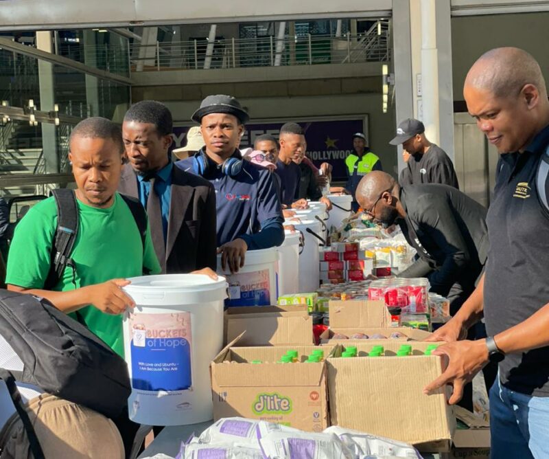 With 200 buckets packed at Sandton Station alone, the Gautrain Management Agency’s festive initiative aims to uplift vulnerable households while supporting the province’s Tswa Daar substance rehabilitation campaign.