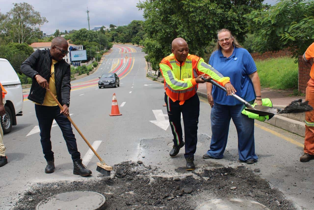 MMC for transport leads blitz in Sandton’s wards 91 and 103 to repair roads