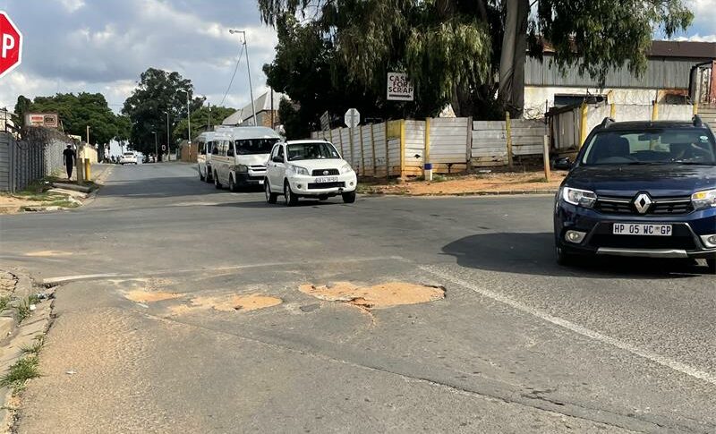 Barely four months after roadworks were completed, motorists on 4th Avenue in Kew are again navigating worsening potholes, prompting residents to take temporary measures while they await further repairs from Johannesburg Roads Agency.