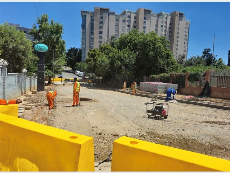 After months of disruption and mounting frustration, reinstatement work at the Pretoria Avenue and Katherine Street intersection is nearing completion, promising renewed connectivity through Sandton’s northern suburbs.