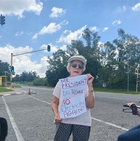 Repeated electricity failures, linked to ageing infrastructure, have disrupted critical services and vulnerable communities in parts of Johannesburg, prompting calls for urgent intervention.