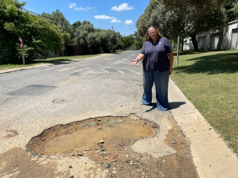 Ward 103 councillor Lynda Shackelford calls on MMC for Transport Kenny Kunene to explain delays in road repairs after he made assurances that there would be enough asphalt to repair potholes during December holidays.