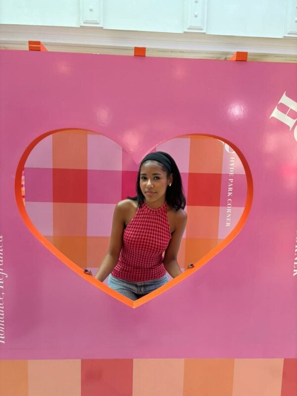 Love is not always simple, but you can make it relaxed and stylish.