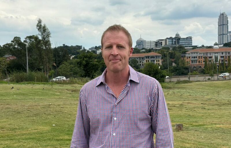 A tip-off about a billboard being erected without approval at Innesfree Park has led Ward 91 councillor Andrew Stewart to sniff out the truth.