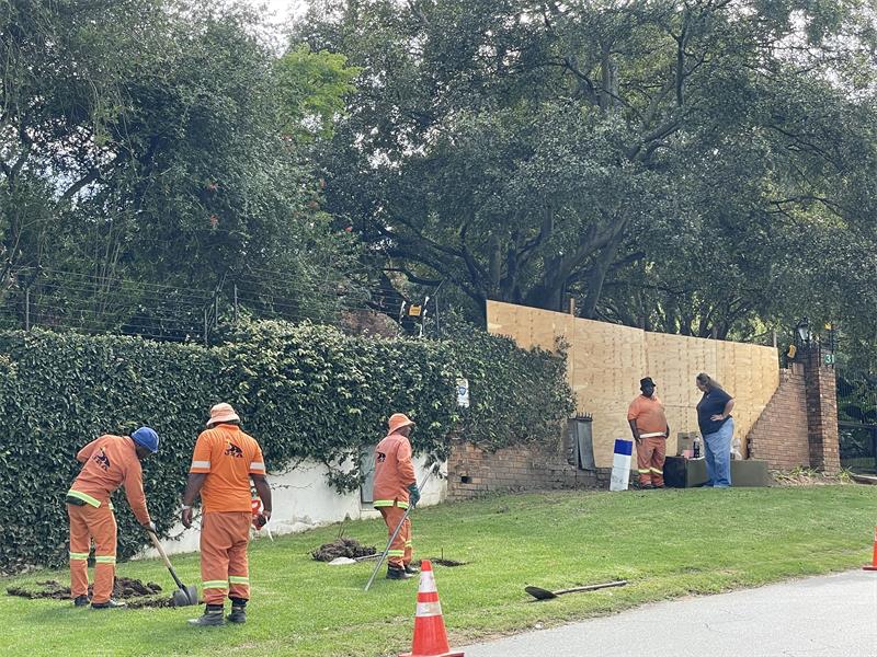 Following five crashes in two years, Bryanston resident Richard Meyer pleads with JRA for some kind of traffic calming solution on St Audley Road.