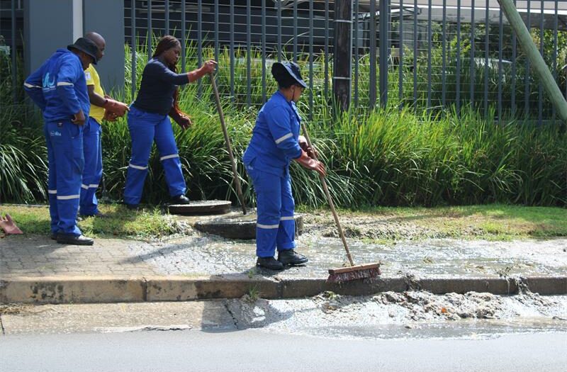 Ward 103 councillor Lynda Shackelford calls for active citizenship after only two residents reported a sewage overflow on Ballyclare Drive.