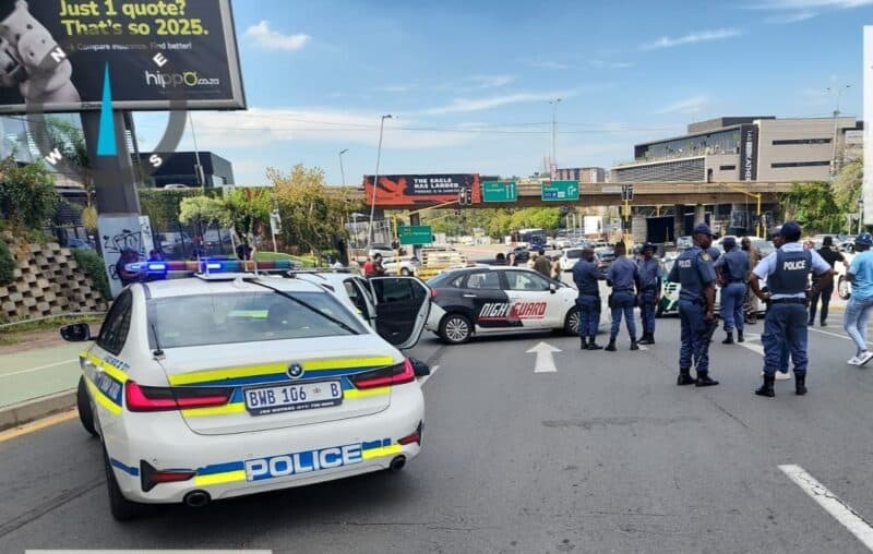 Motorists to face major delays in Sandton after a shooting incident led to the closure of Katherine Street beneath the Grayston Drive overpass, with police still processing the crime scene.