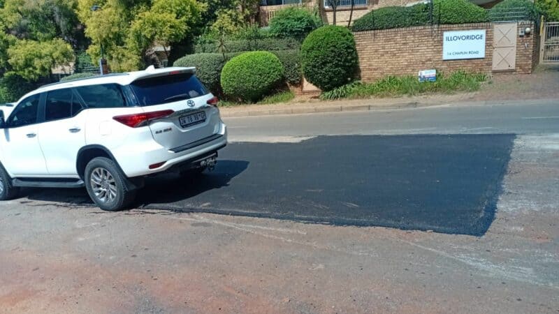 Motorists can now drive normally after the Johannesburg Roads Agency finalised repairs to the sinkhole site.