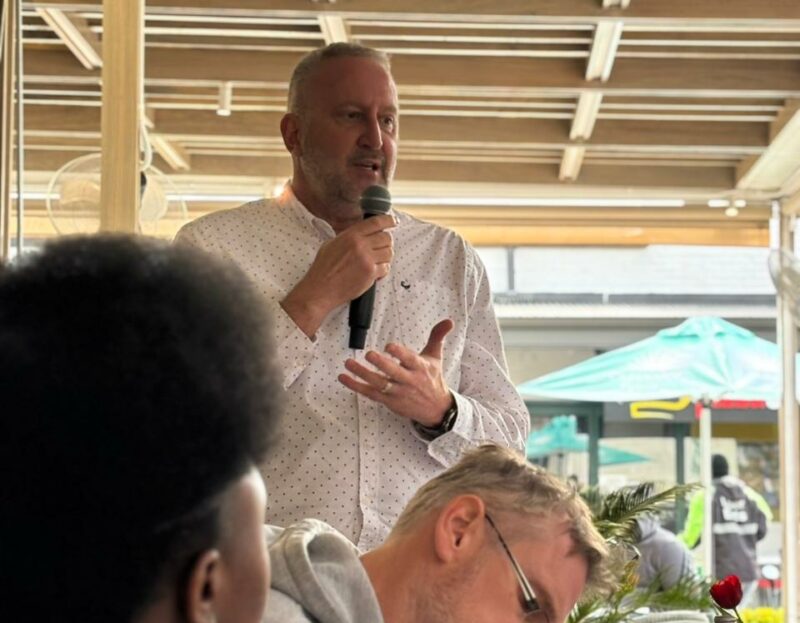 Red Hat advises South African businesses to adapt on using AI or risk falling behind.