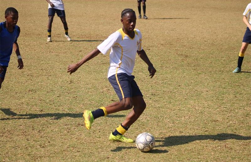 St David's Marist Inanda U15 player Allan Silungwe ready to pass during the school's Challenge Cup on August 9, 2026. Photo: Xoliswa Zakw