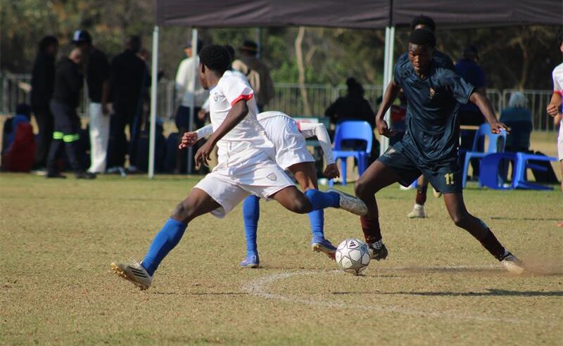 St John’s Mondli Shibambu battles against his opponents during the U19 finals of the St Davids Challenge Cup on August 9, 2026. Photo: Xoliswa Zakwe