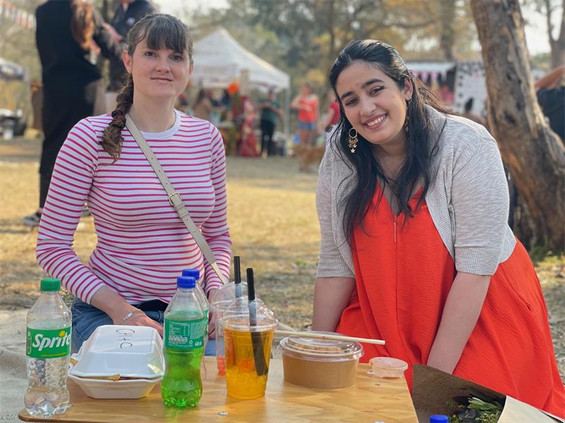 Hannah Litchfield and Lauren Hutchison enjoy a relaxed day out at the August edition of the Field Market in Parkmore on August 8, 2026. Photo: Xoliswa Zakwe
