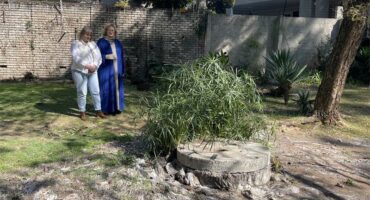 Edenburg resident Joy Stewart and Ward 109 councillor Lori Coogan stand alongside the Sandspruit River, where recurring sewage spills have become a source of frustration on August 13, 2026. Photo: Xoliswa Zakwe