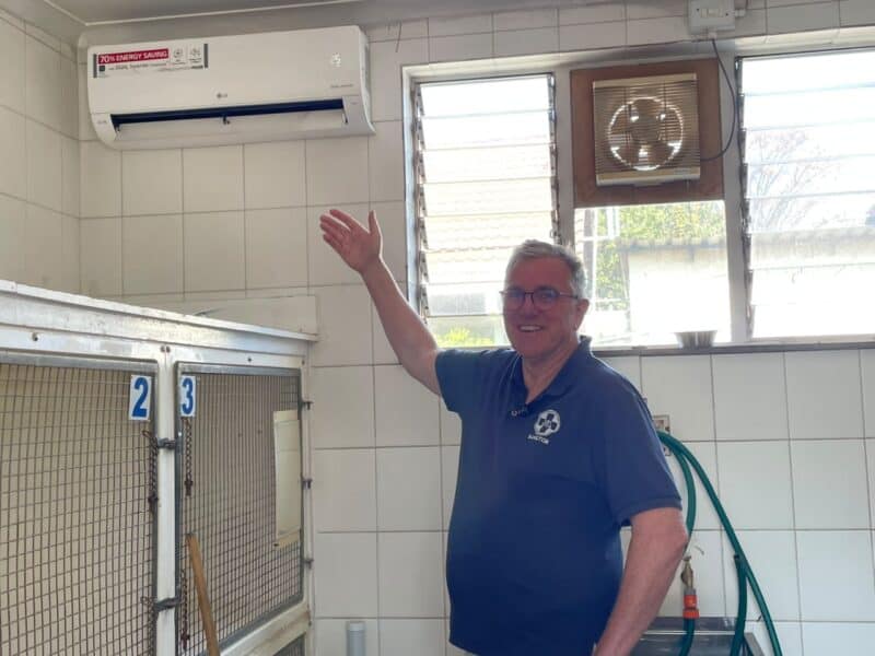 Sandton SPCA General Manager Nick Smith points the new wall-mounted air-conditioning system donated by Elmecair and LG South Africa to the animal welfare organisation’s Cattery Sick Bay on September 11, 2026.