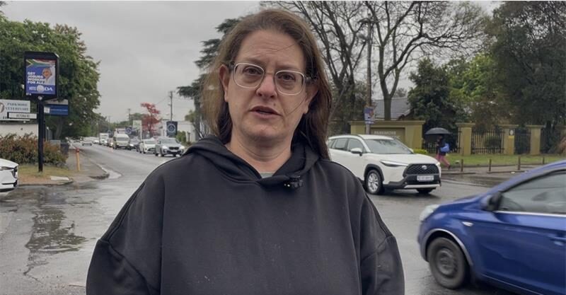 Taxis continue to dodge congestion by entering oncoming traffic along 11th Street, according to a community association manager who says police visibility brings only temporary relief.
