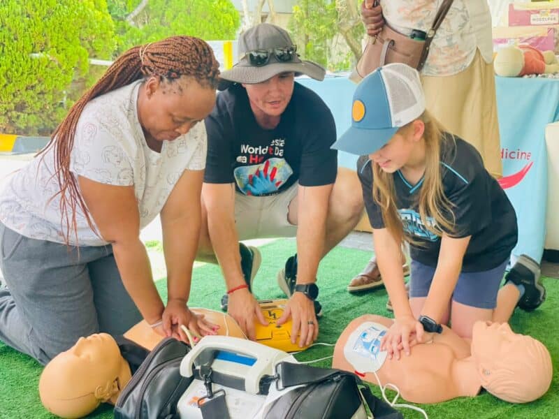 Residents, families, and local businesses can learn basic resuscitation skills and access SANBS blood-group screenings at the hospital before 15:30.
