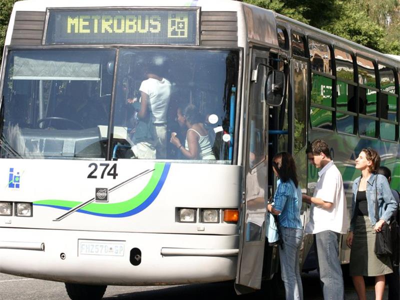 Metrobus commuters are urged to take note of major changes to the city’s bus payment system, with only the new cashless smart card now accepted.