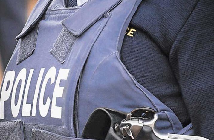 Ivory-Park-police-officers-are-on-the-hunt-for-suspects-involved-in-a-robbery-at-Bonwelong-Primary-School.-716x537-1-1