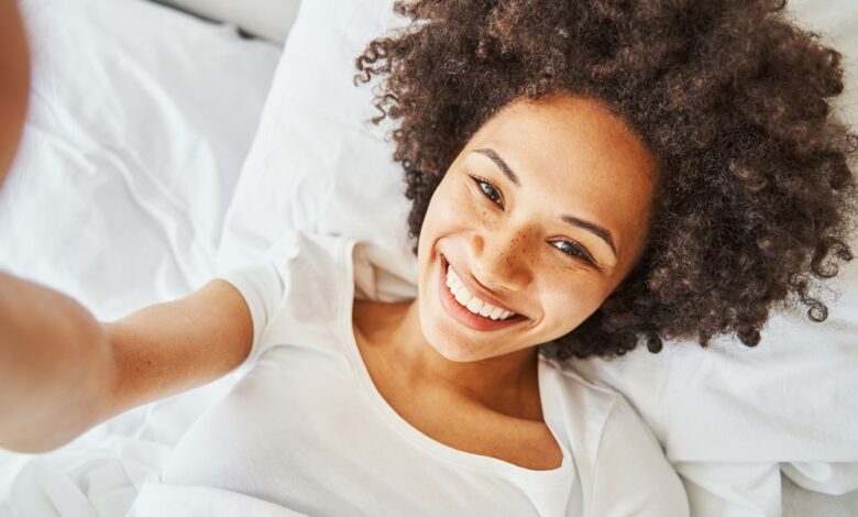 Smiling,Merry,Young,Woman,Taking,A,Selfie,In,The,Morning