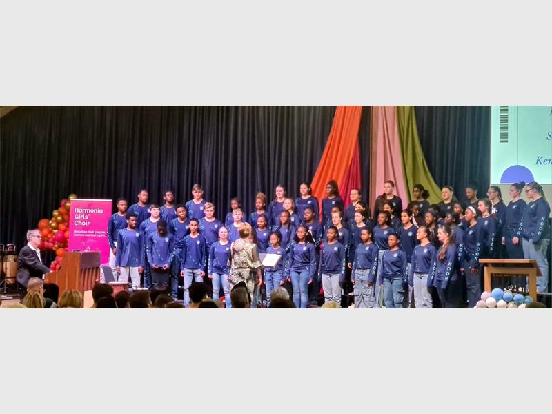 Dinamika’s choir delighted audiences as special guests at Cantare Children’s Choir’s 30th birthday.