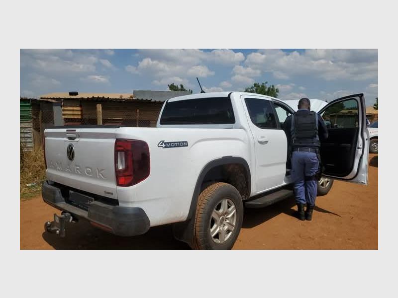 A stolen VW Amarok was recovered in Brackendowns thanks to the quick response of local security teams and community members.