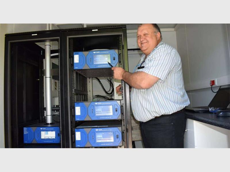 Ekurhuleni rolls out 18 low-cost sensors to improve air-quality data and ease residents’ long-standing health concerns over the persistent Alberton stench.