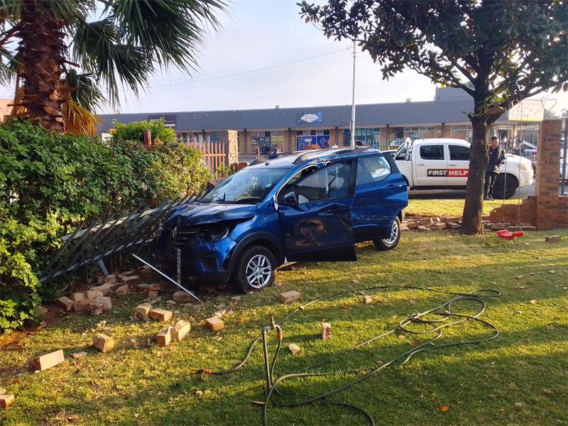Following years of resident complaints and a recent crash that sent a car through a garden wall on Kritzinger Road, the City of Ekurhuleni has outlined the process for installing speed bumps in Florentia.