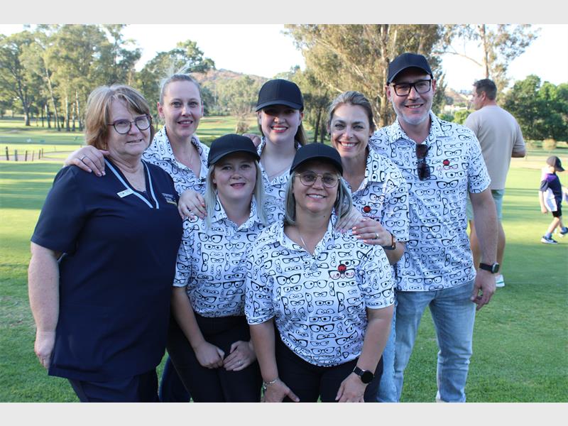 A heartwarming day on the greens saw iCare Optometrists and local golfers rally behind Stepping Stone Hospice’s mission to provide care, comfort and dignity to patients and families facing life-limiting illnesses.