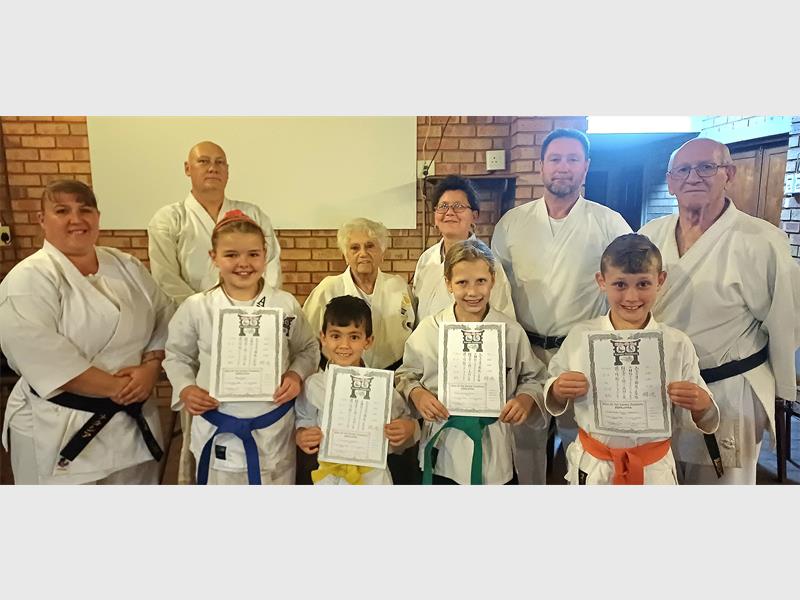 In 'n onlangse gradering het karatekas van die Shin-Gi-Tai Karate Akademie hul vaardigheid en toewyding tot die gevegkuns ten toon gestel.