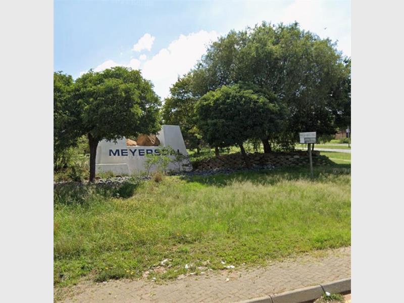 A new community initiative is giving Meyersdal residents a chance to restore pride in their suburb through clean-up and greening projects.