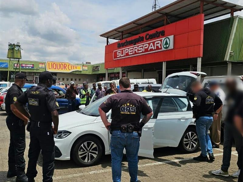Swift teamwork between CPS Security and Brackendowns SAPS led to the arrest of two suspects caught attempting to defraud an elderly man at a local shopping centre ATM.