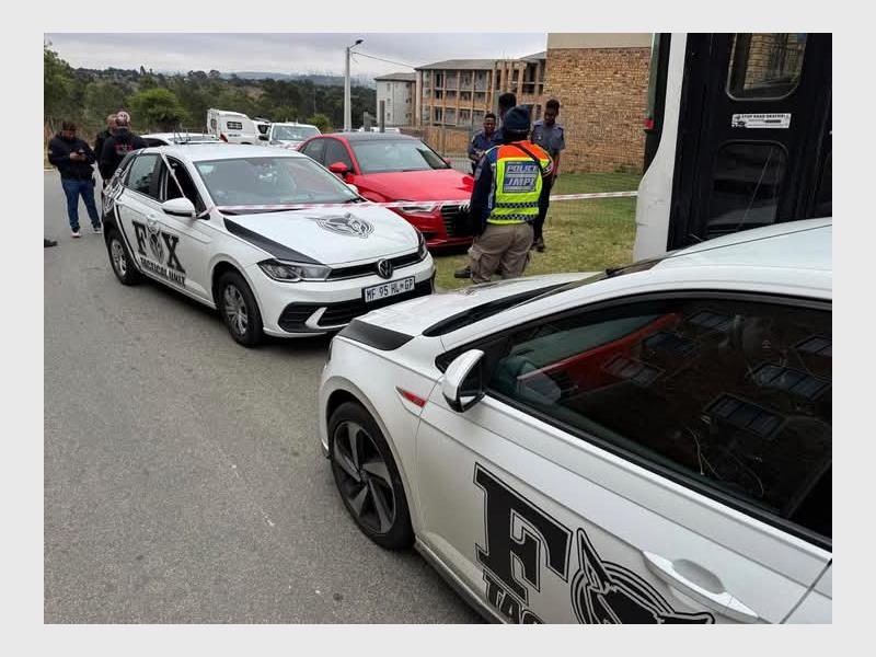 FOX Security and JMPD tactical units track hijacked vehicle linked to multiple crimes; suspects flee on foot after abandoning car in South Hills