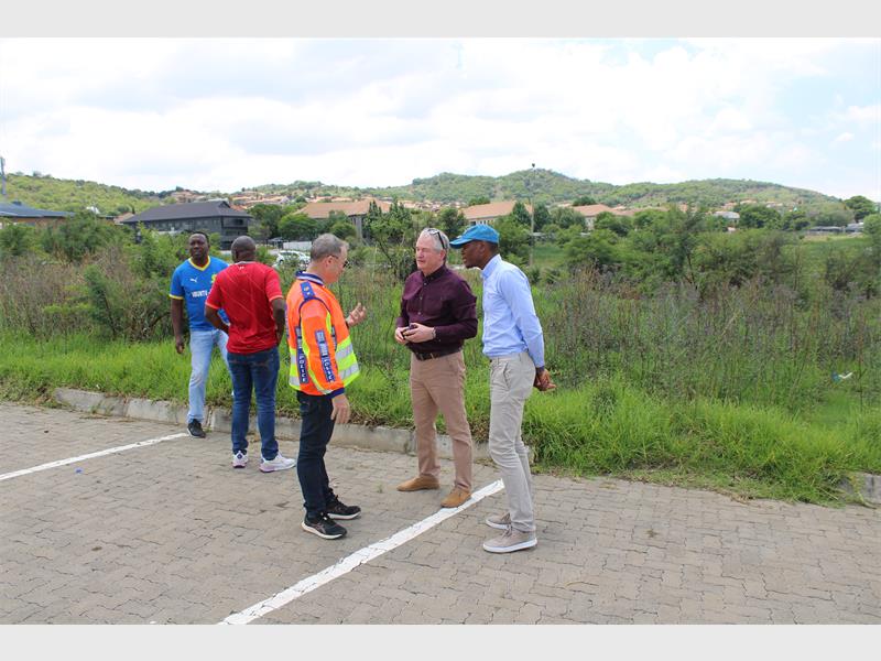 Ward 106 Clr Tim Denny leads city officials on a site visit as MMC Jogziziwe Dlabathi and other CoE representatives pledge to address infrastructure and maintenance issues.