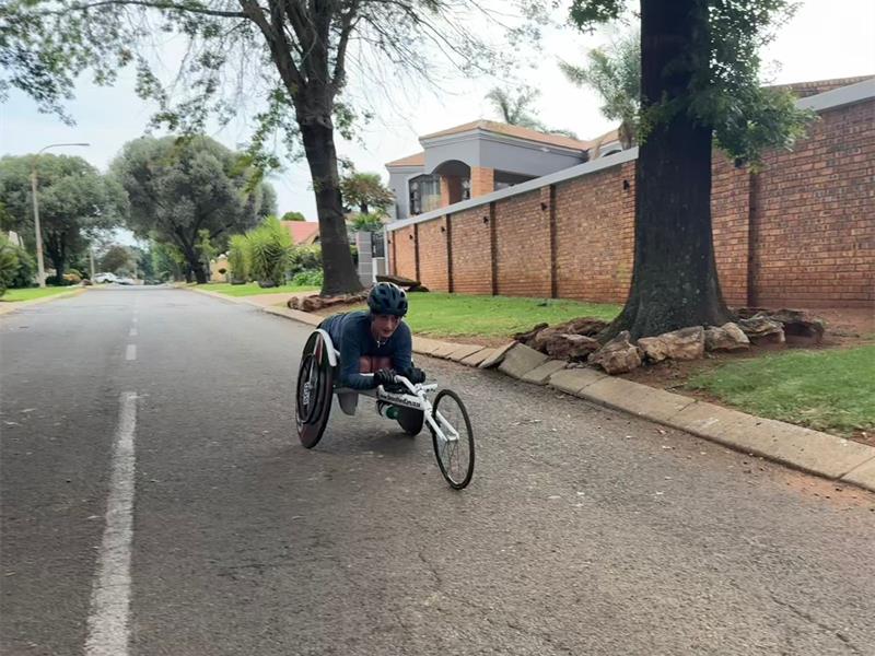 An act of kindness has transformed Plato Plaas Toe (PPT) runners’ mornings in Meyersdal, in Alberton, proving that when a community steps up, everyone moves forward together.