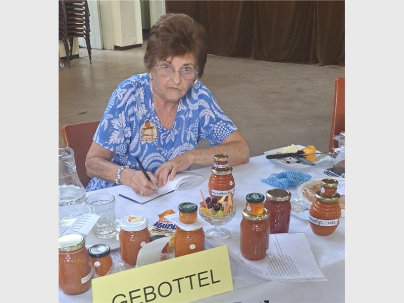 Dames in die omgewing word hartlik uitgenooi om die volgende maandelikse vergadering by te woon.