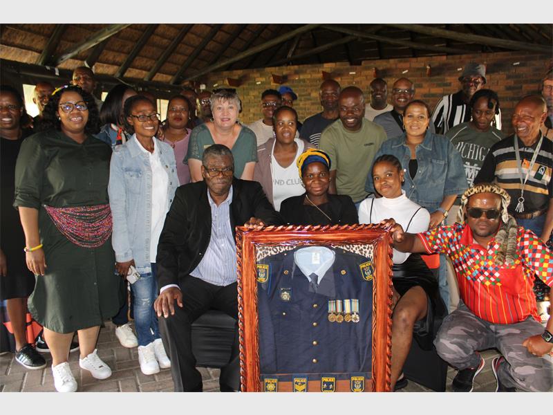 Alberton SAPS held a farewell function for Warrant Officer Nicolas Mphathenikahle Mngomezulu who served the community of Alberton as a police officer since the early 1990s.