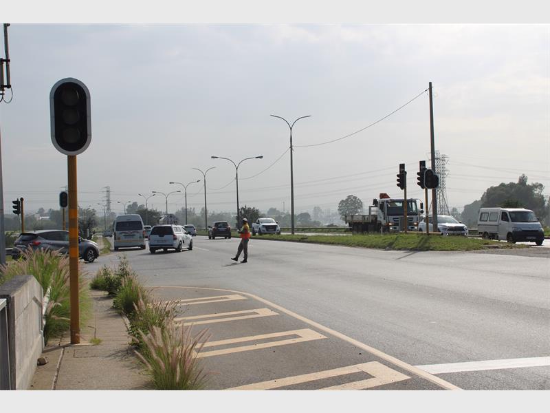 Ongoing traffic light outages and unclear accountability leave Alberton motorists facing daily congestion, safety risks, and growing frustration.
