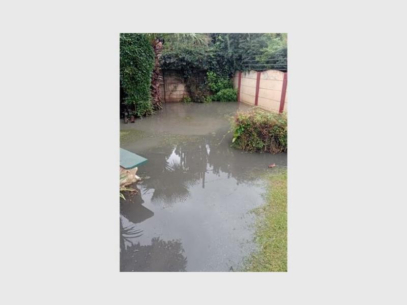 After warning residents not to tamper with municipal infrastructure, the City of Ekurhuleni is now accused of telling a Florentia resident to fix his own sewage crisis.
