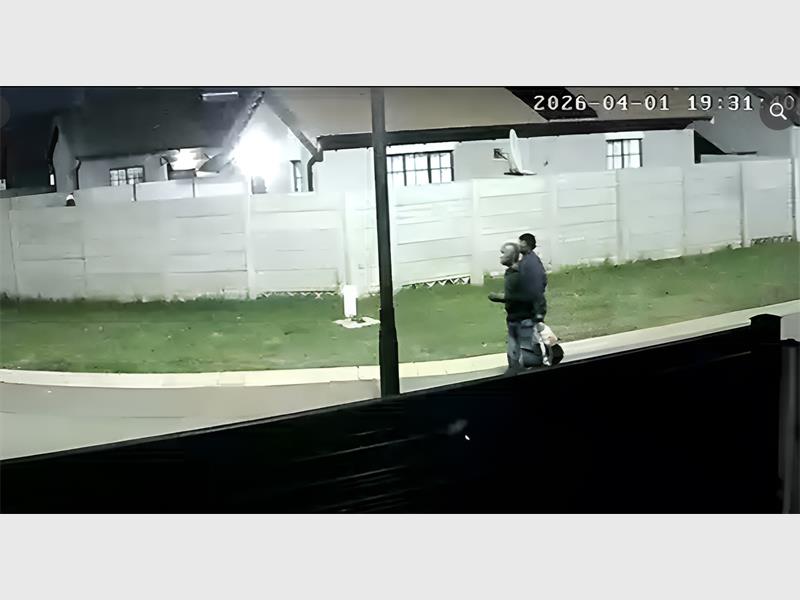 Residents are being urged to remain vigilant following an increase in cellphone snatching incidents in Sky City. Community groups have shared videos of two suspected thieves walking around the neighbourhood, allegedly looking for their next victims.