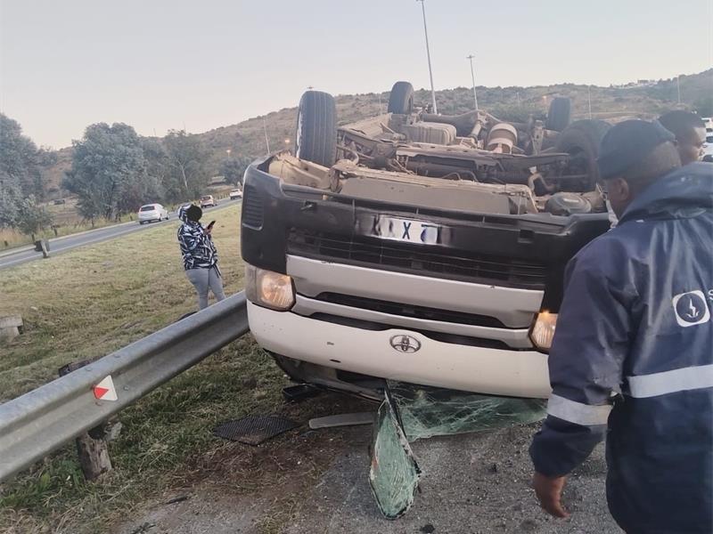 Quantum overturns on R59 near Reading Interchange | Alberton Record