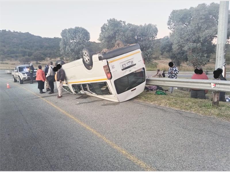 One passenger was seriously injured after a Toyota Quantum overturned on the R59 near Alberton’s Reading Interchange, prompting authorities to urge motorists to drive carefully and remain alert on the roads.