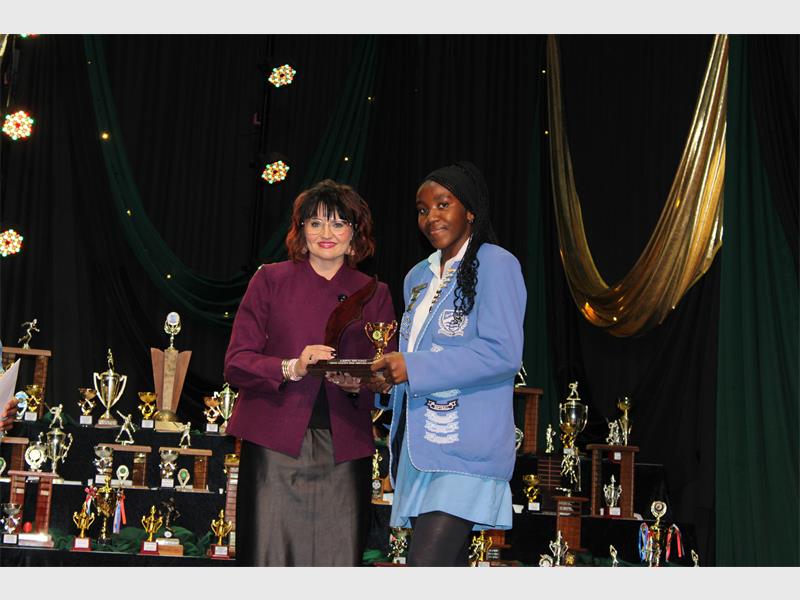 Alberton High School celebrated it top athletes during the Summer Sport Awards, recognising learners for their achivements in badminton, swimming, cycling, basketball, football, touchy rugby and cricket